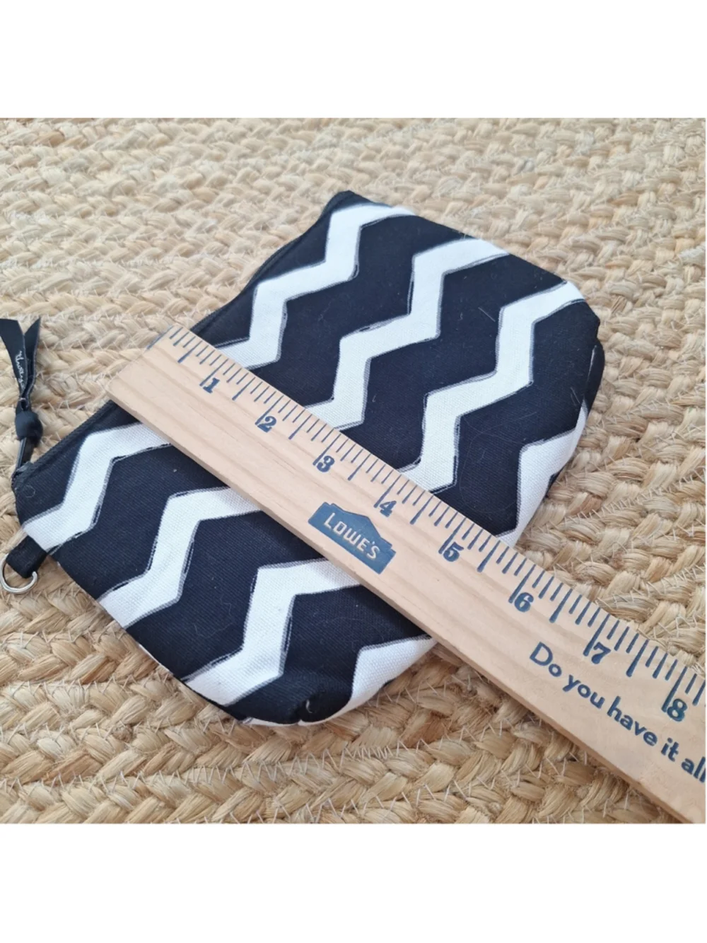 Thirty One Small Zipper Pouch Chevron Print BLACK & WHITE NWOT Makeup Cosmetic